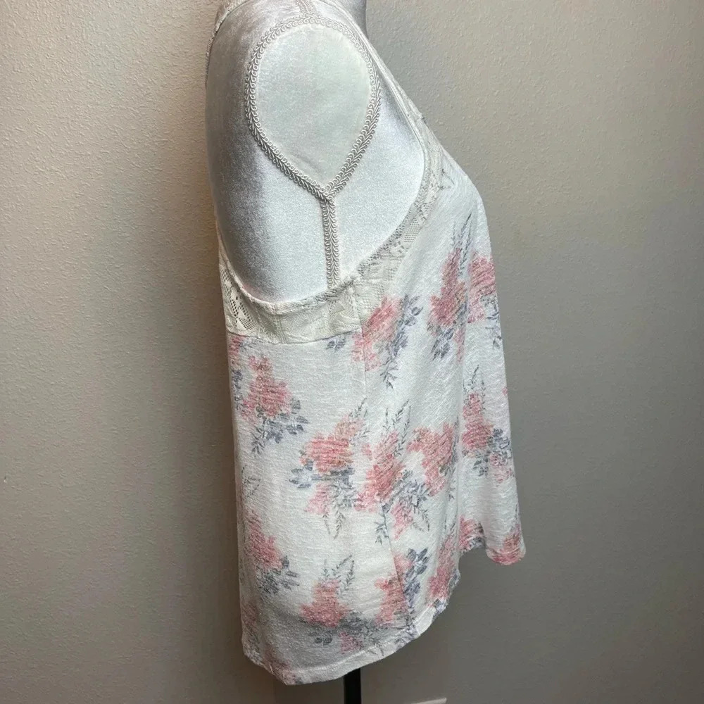 AEROPOSTALE‎ floral tank. Crochet/lace detail in back. - Picture 2 of 8